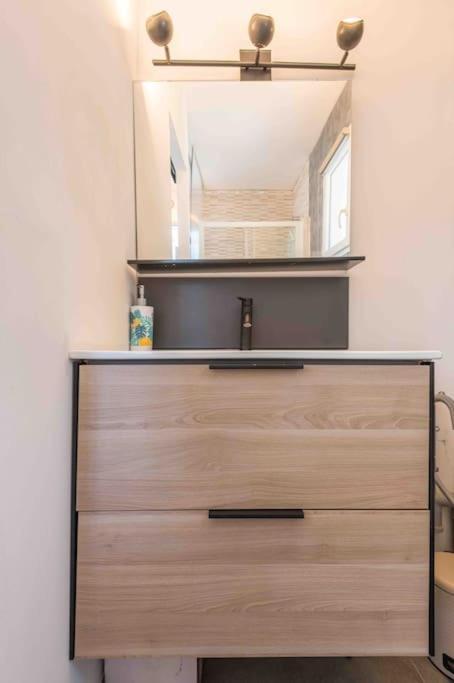 Aux Studio Sous Les Oliviers Netflix Et Disney Plus Contes  Екстериор снимка